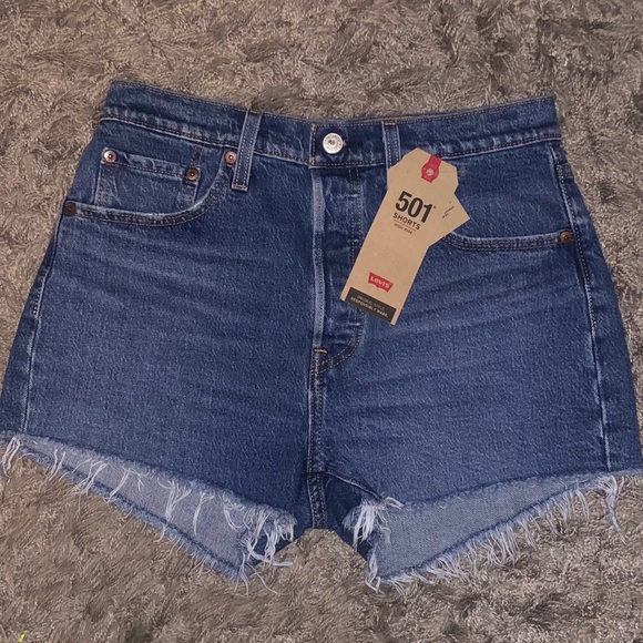 Levi’s 501 High Rise Shorts - Picture 3 of 4